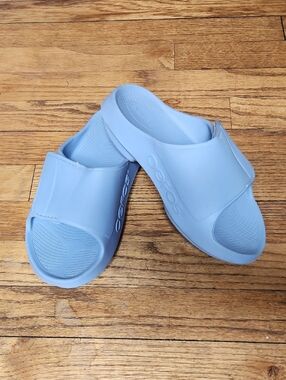 OOFOS OOahh Unisex Blue Slides Sandals Size Women's 7; Men's 5